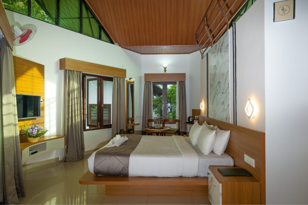 MISTY LAKE RESORT photo 2