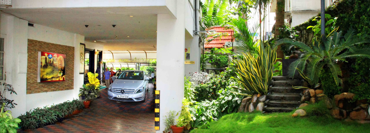 Hotel Yuvarani Residency