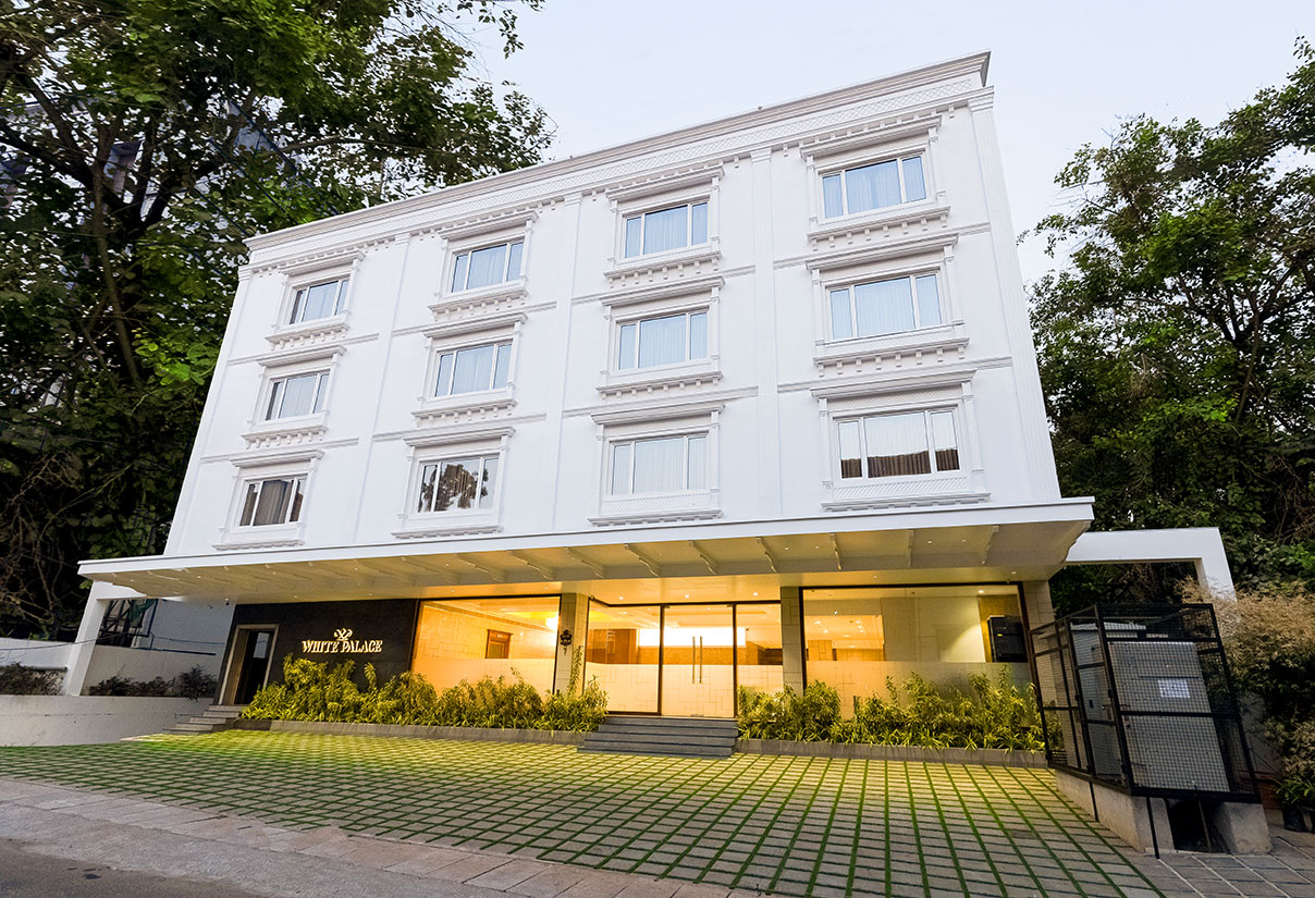 White Palace Hotel (A unit of Kallate Realtors and developers Pvt.Ltd) photo 2