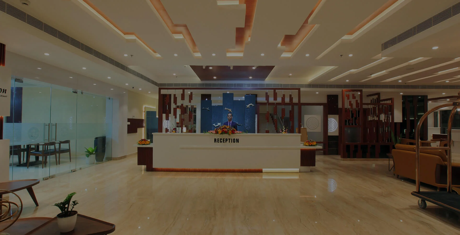 HOTEL TRIBUTE ROYALE photo 3