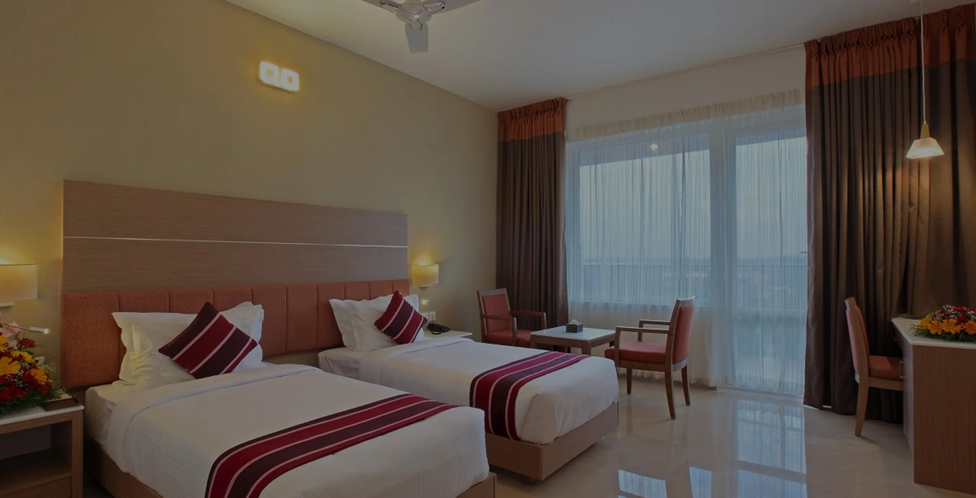 HOTEL TRIBUTE ROYALE photo 2