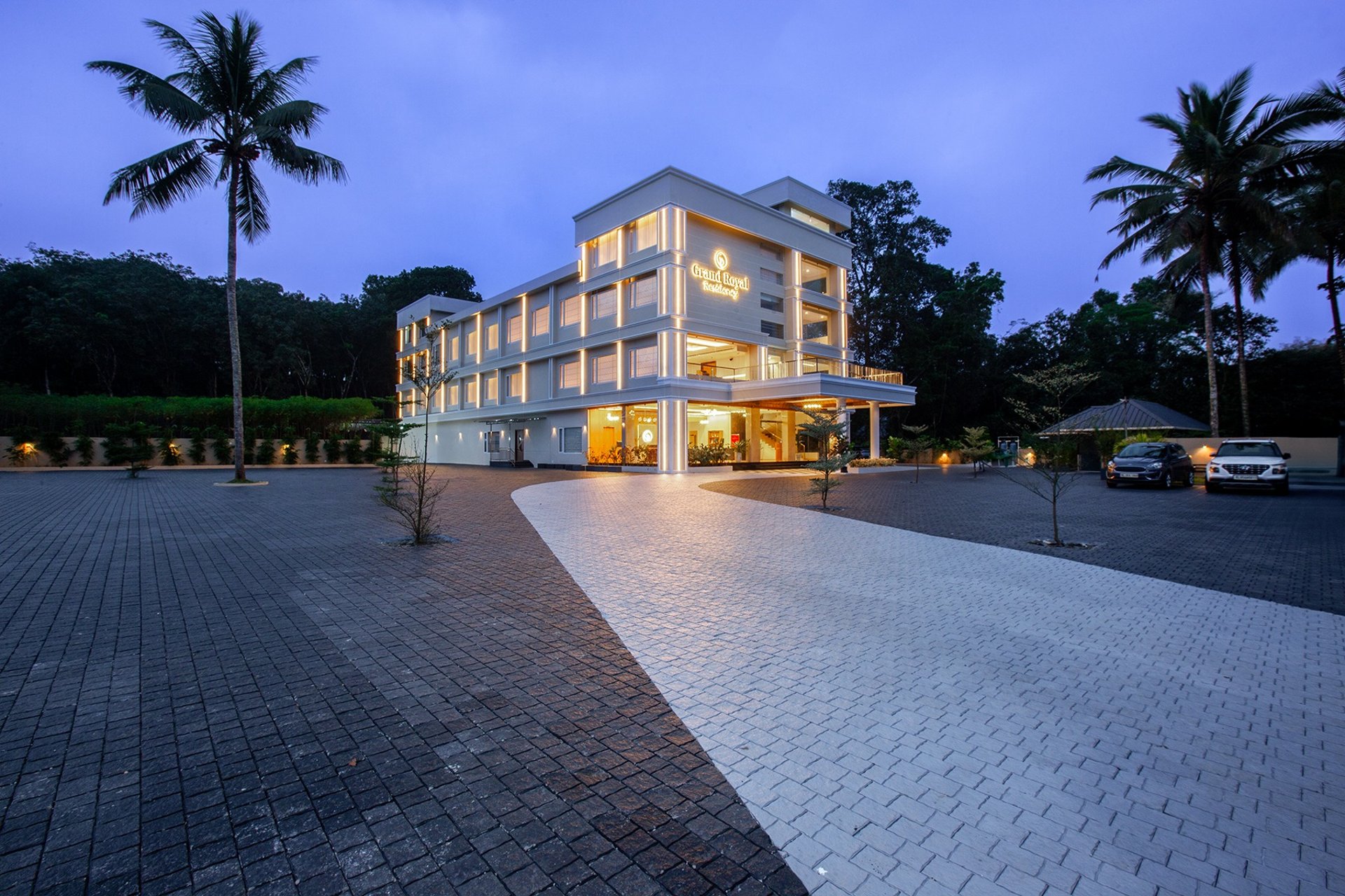 GRAND ROYAL RESIDENCY
