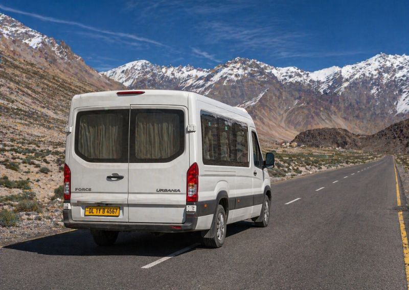 Gayatri Tours & Travels Chanakyapuri